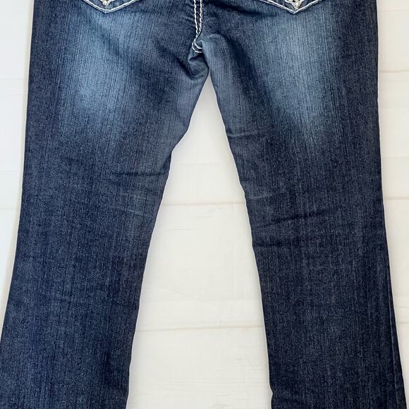 Miss Chic Women's Denim Jeans Size 9 Mid Rise Dark Wash Bling Embroidered - Picture 4 of 15